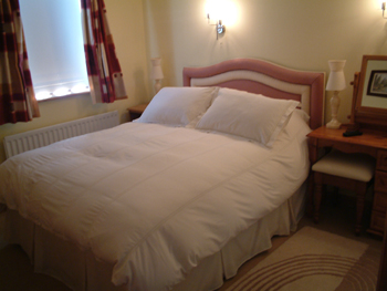 Claremount House B&B, 
Salthill, 
Co. Galway,
Irlanda.