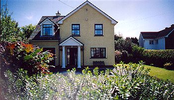 Clydagh B&B, 
Knocknacarra Road, 
Salthill, 
Galway,
Irlanda