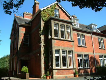 Innisfree House B&B,  
Carrick Road, 
Dundalk, 
Co. Louth,
Ireland
 