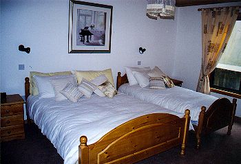 Glenmalure Pines, 
Self Catering Scandanavian Lodge,
2, Glenmalure Pines, 
Rathdrum, 
Co. Wicklow.,
Irlanda